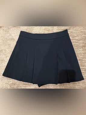 Classic Black Pleated Women's Skort